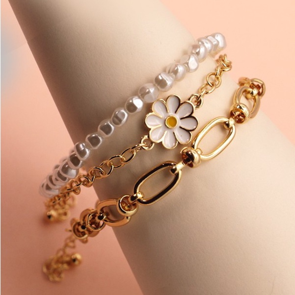 Daisy pearl chain bracelet set